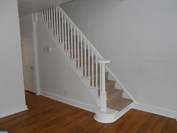 3rd image of 110 Stroud St