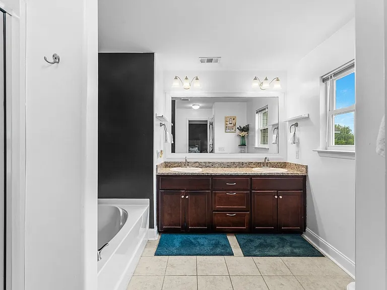 108 Saratoga Dr — Photo 17