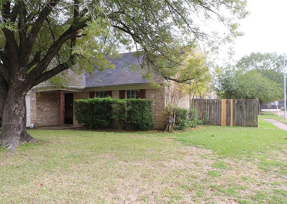 1st image of 18071 Sagecroft Dr