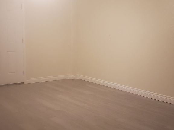 4th image of 5166 McCallum Ave #A