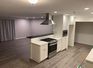 10990 Neola Ct, Apple Valley, CA 92308