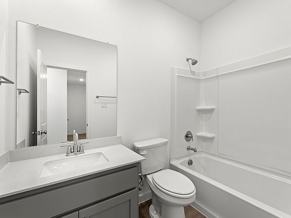 Meadow Park - Carson Interior Image 4