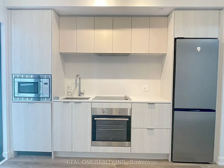 1 Jarvis St #820 — Photo 7
