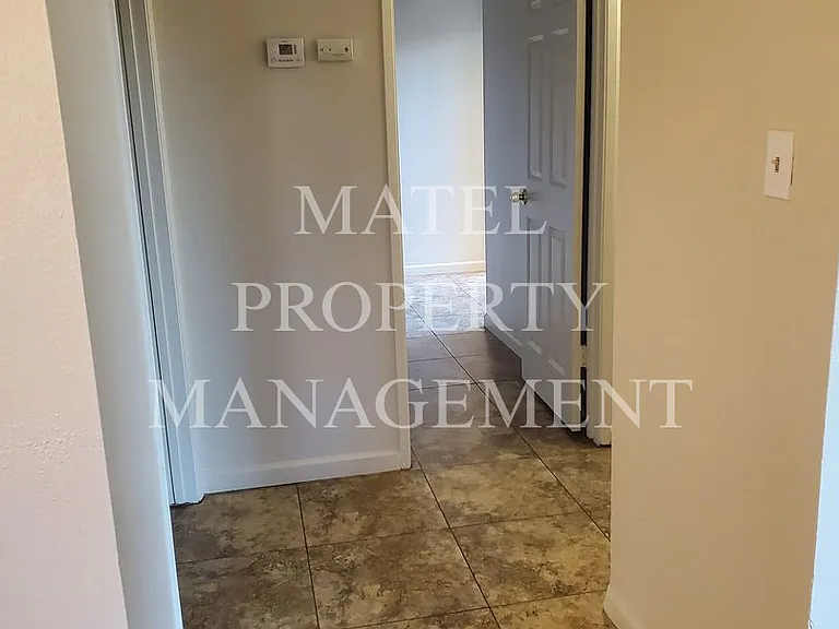 1313 Floyd Ave — Photo 10