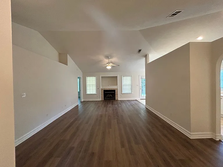 2031 Sunny Dale Dr — Photo 5