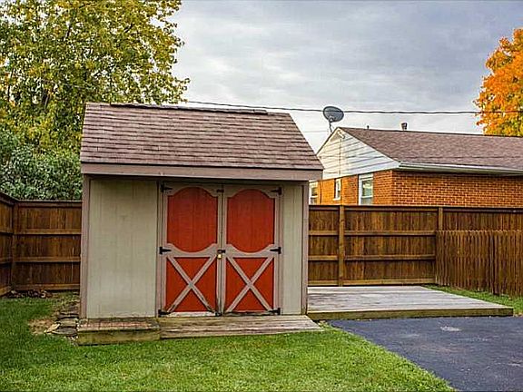 4th image of 605 Brookdale Dr