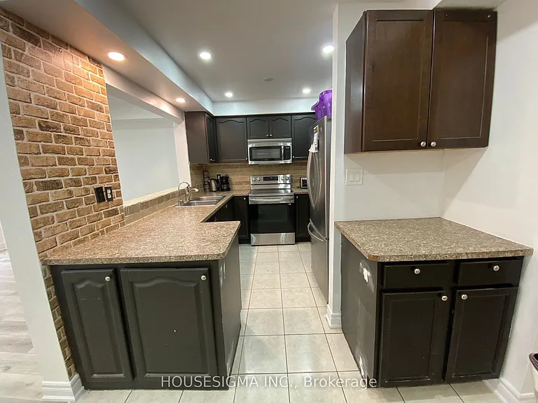 1430 Forest St — Photo 8