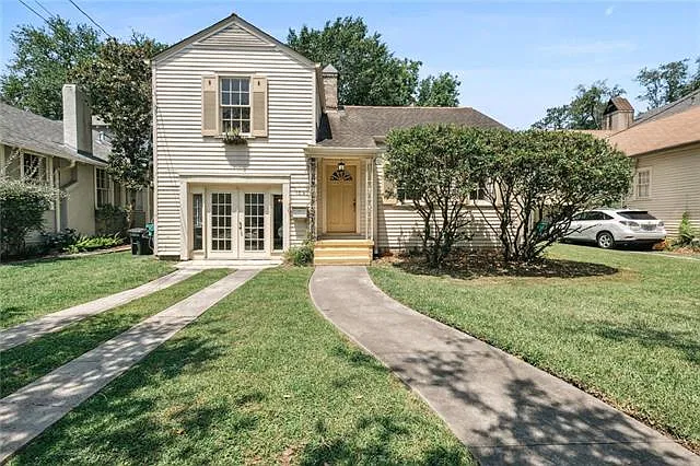 2 bed, 1.5 bath, 1700 sqft, $2,300 — Photo 1