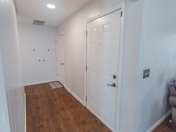 4th image of 2408 NW 110th St