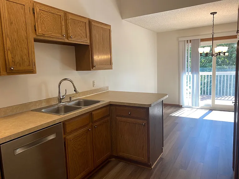 8551 Xenium Ln N — Photo 9