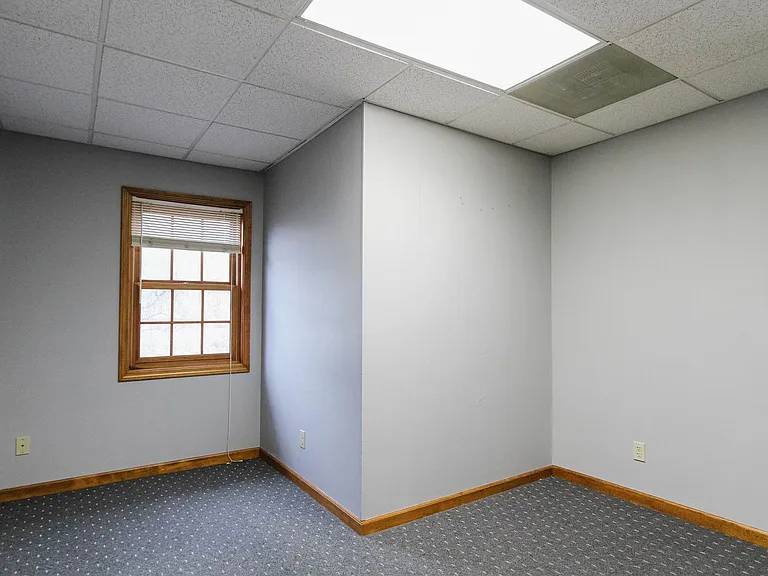 Spacious Northside Apartments — Photo 22