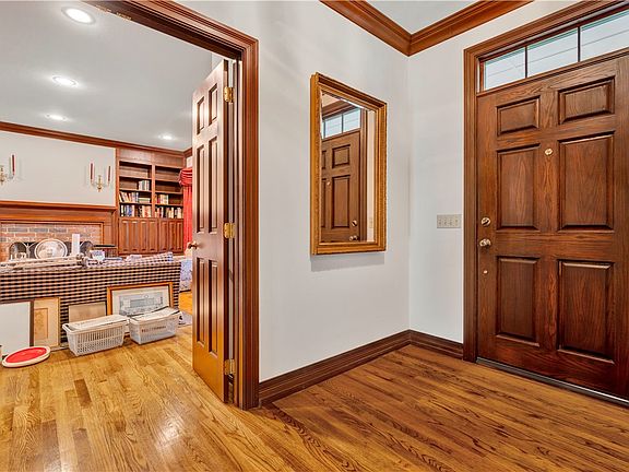 5th image of 1141 E Ridgeway Dr