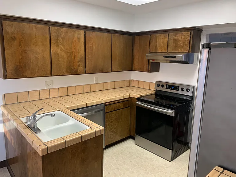 1277 E Fremont Ter — Photo 8