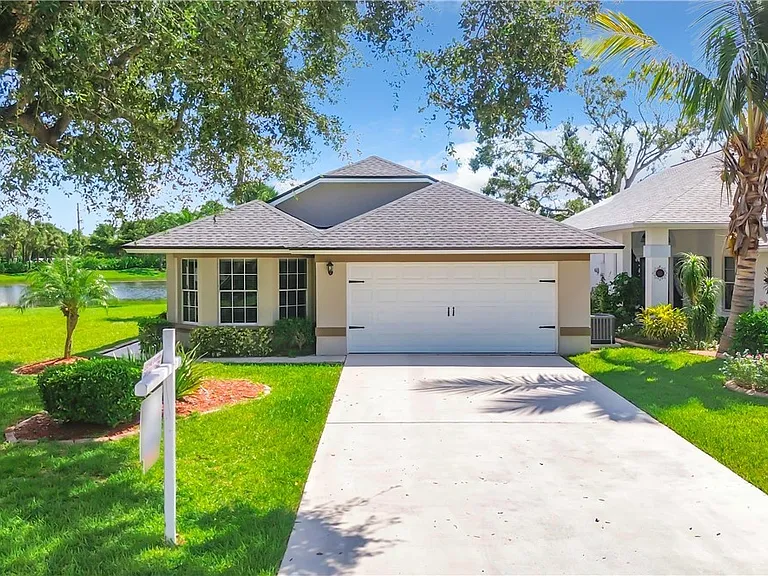 13633 Admiral Ct — Photo 1