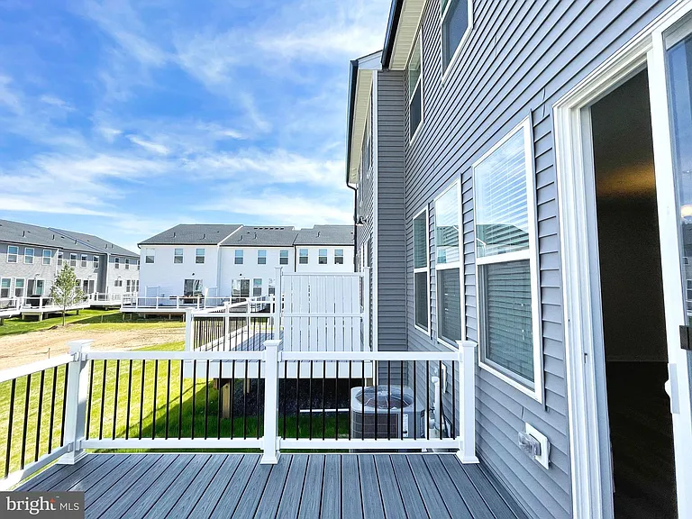 224 Lilac St — Photo 29