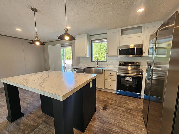 5th image of 2002 Warren's Loop Lot 32