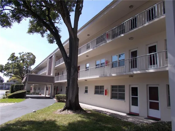 5880 38th Ave N APT 110, Saint Petersburg, FL 33710