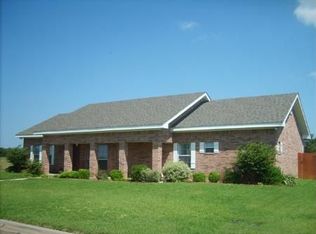 409 Navajo Trl, Mc Gregor, TX 76657