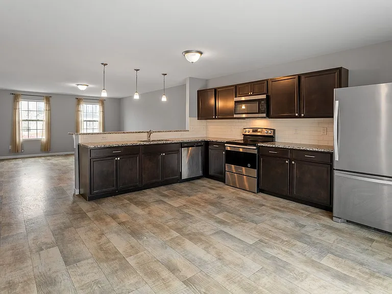 7193 Primrose Ln — Photo 6