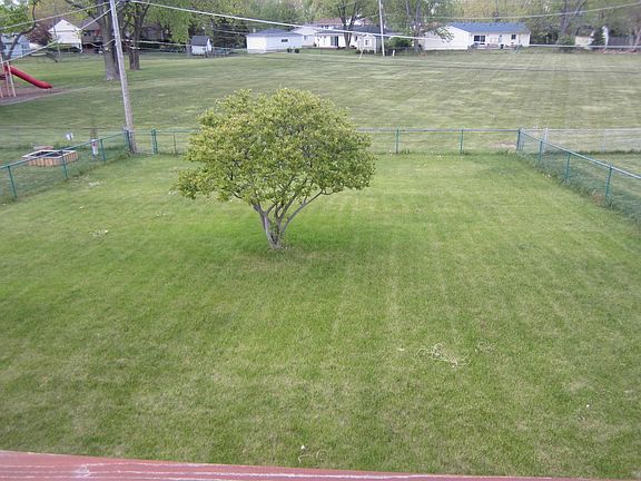 3rd image of 820 Woodland Heights Blvd