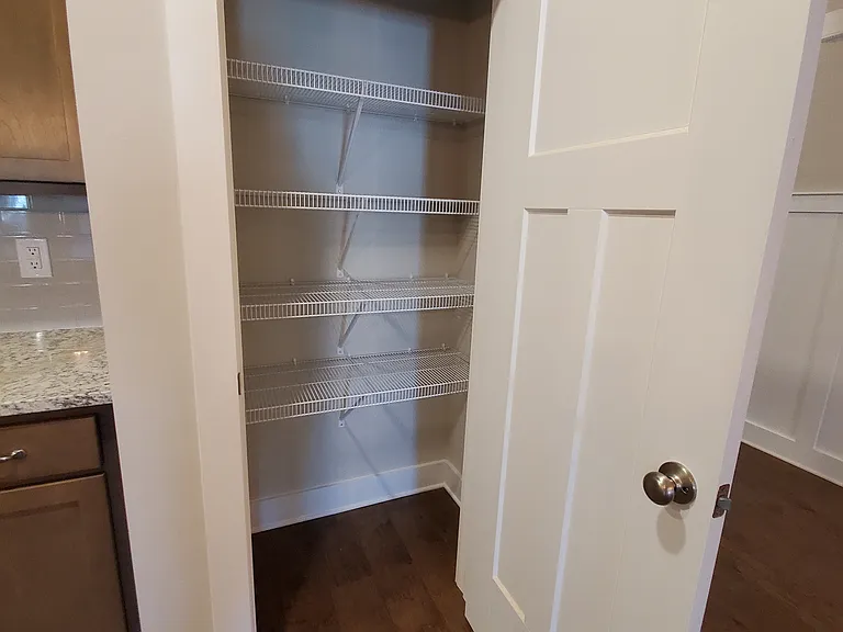 115 Harvester Dr — Photo 7