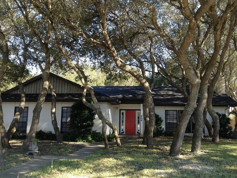1st image of 408 Fairway Oaks St