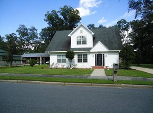 637 3rd St, Chipley, FL 32428