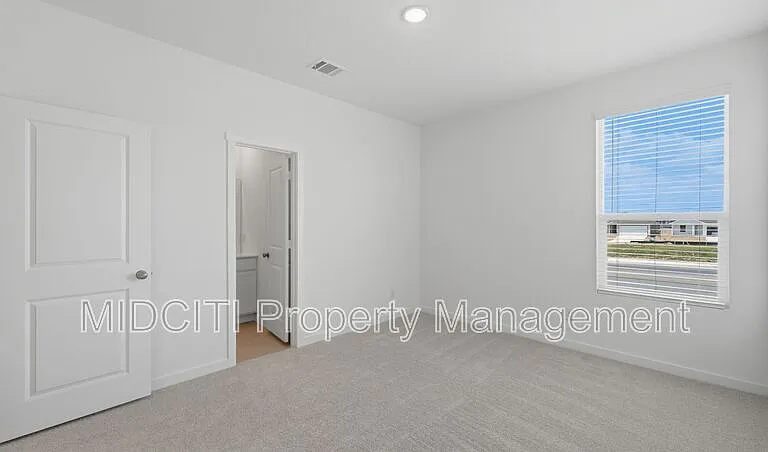 1304 Apron Trl — Photo 26