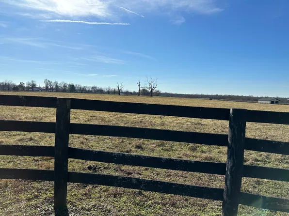 2140 Ironworks Rd, Lexington, KY 40511