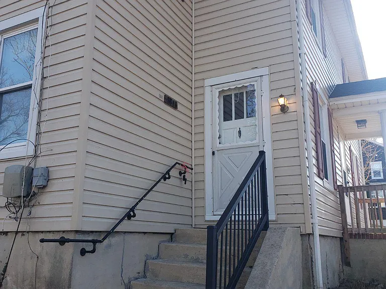 5841 Main St SE — Photo 1