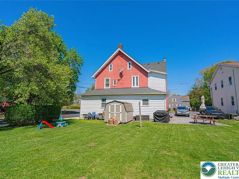 34 E Washington Ave — Photo 26