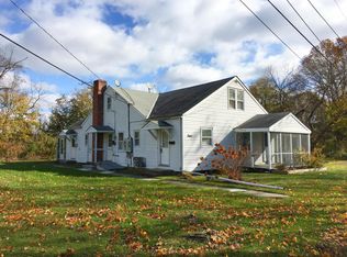 23 1st St, Matamoras, PA 18336