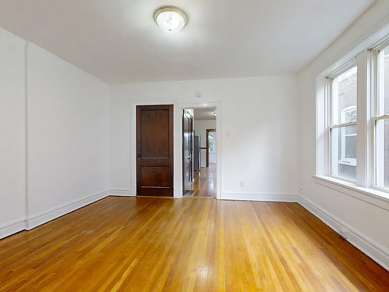 3704 Fairview Ave #2W — Photo 8
