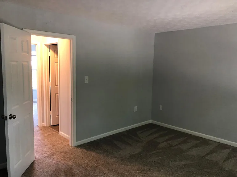 253 Waterford Ln — Photo 16