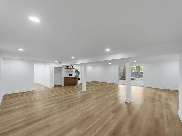 7041 Freemont St — Photo 18
