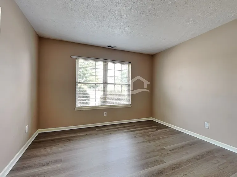 132 Warner Dr — Photo 15