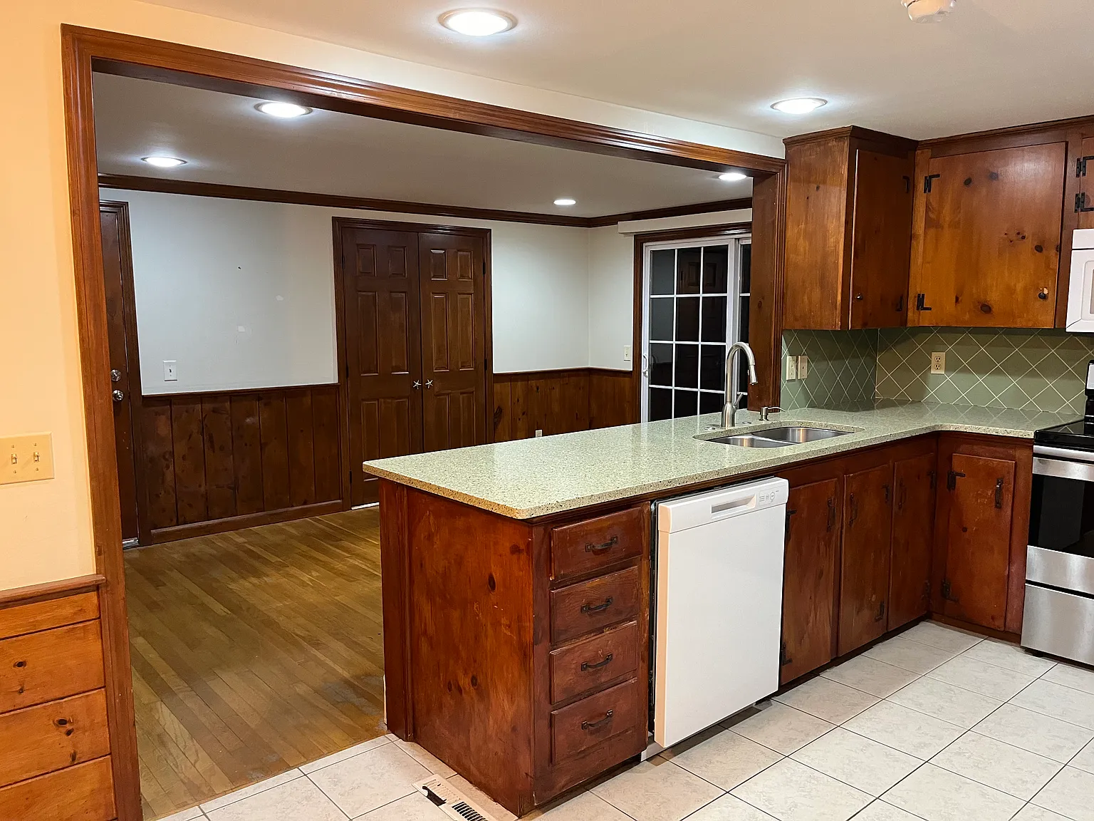 2 bed, 1258 sqft, $3,200 — Photo 3
