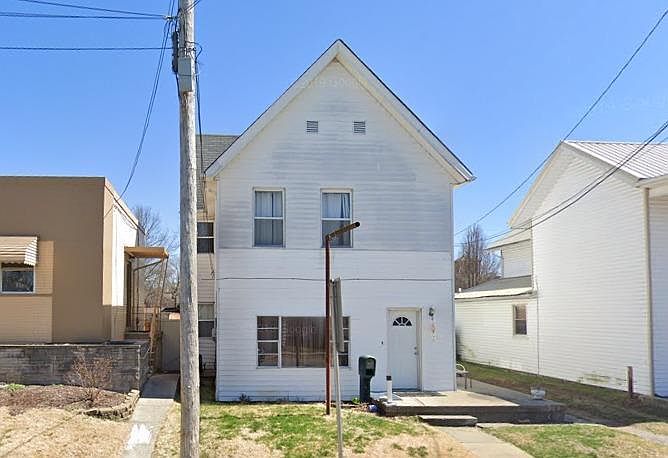 2nd image of 118 S Walnut St