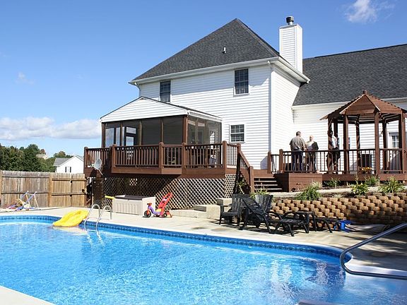 4th image of 302 Wiltshire Dr