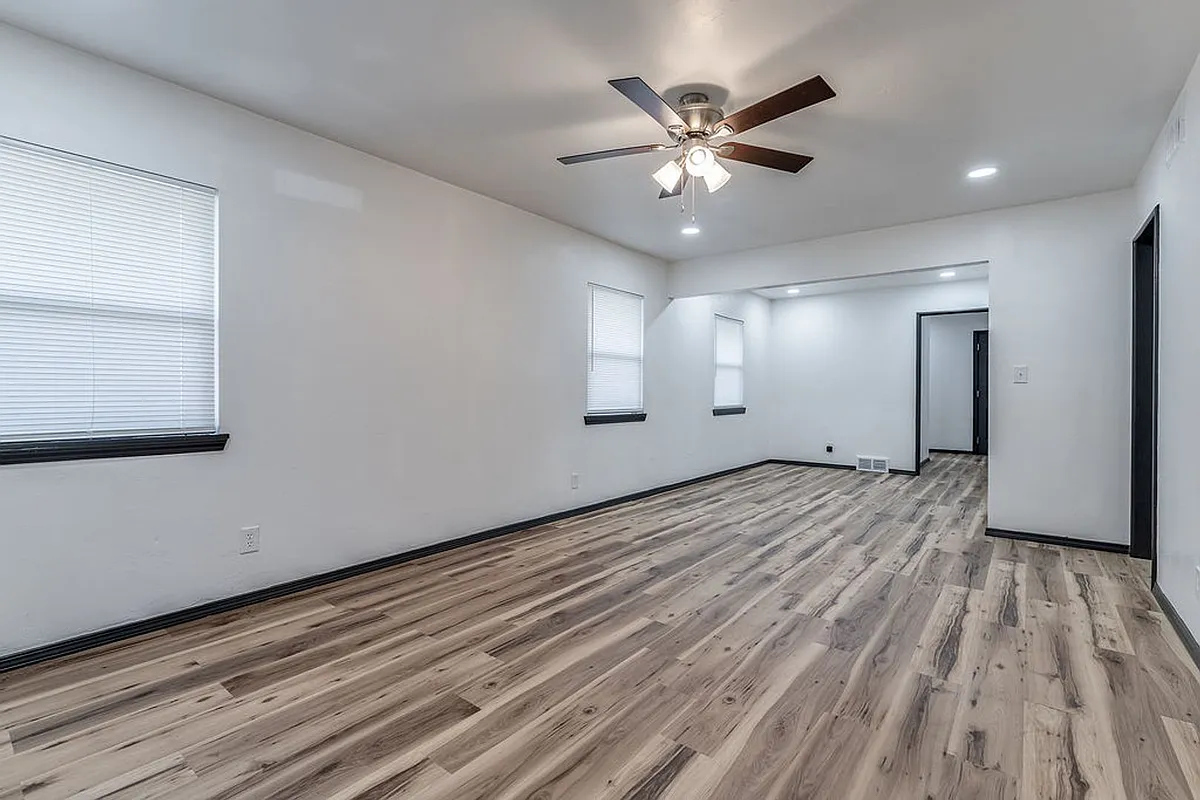 Building Photo - 1501 NE 33rd St