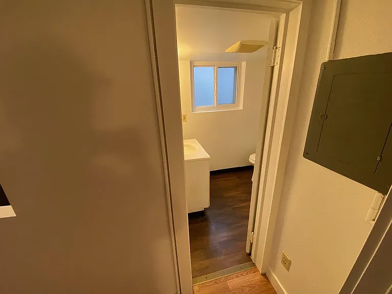 1112 Harrison St #1 — Photo 8
