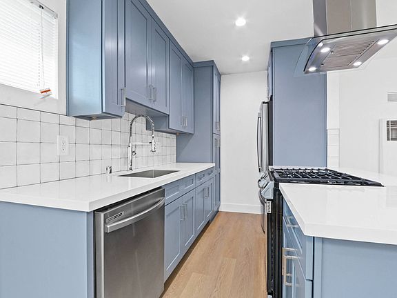 3rd image of 1118 11th St APT 8