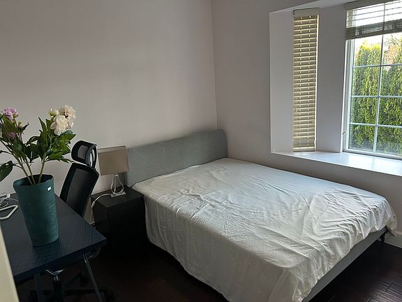 4th image of 5510 Rumble St