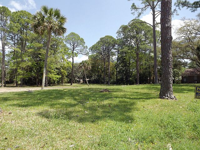 2nd image of Beach Dr W