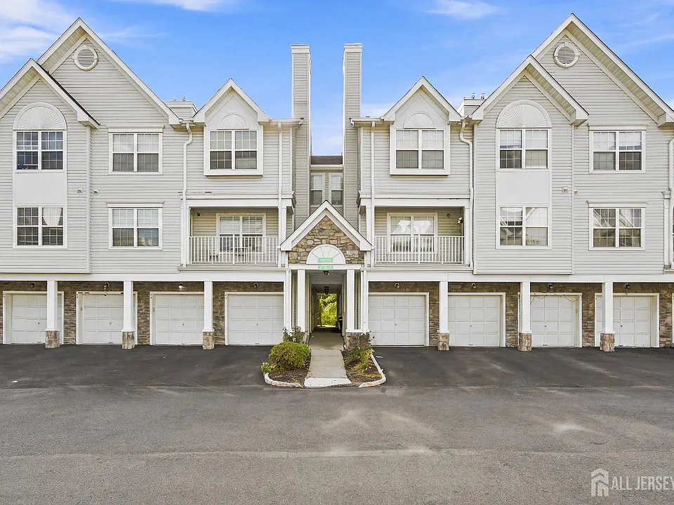 63 Prestwick Way