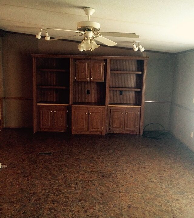 Living (before new floor)