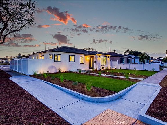 2nd image of 2801 Adriatic Ave