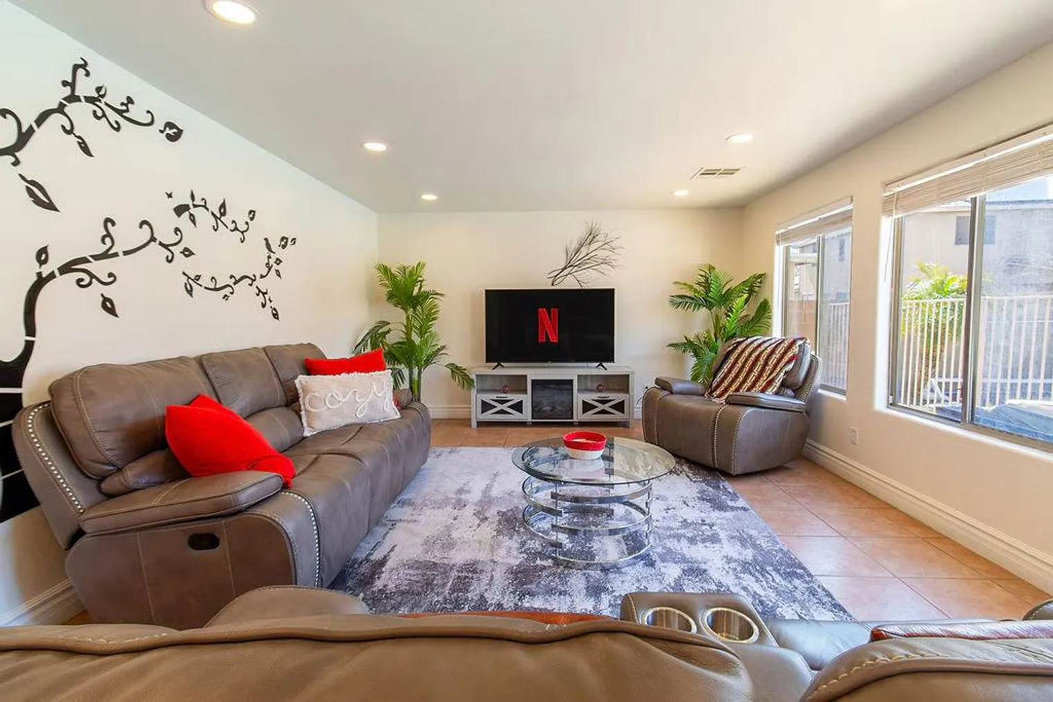 5 bed, 2.5 bath, $7,633 — Photo 4