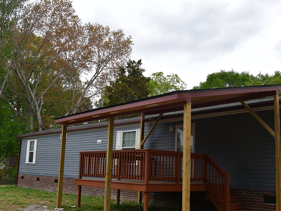 1st image of 122 Willow Dr