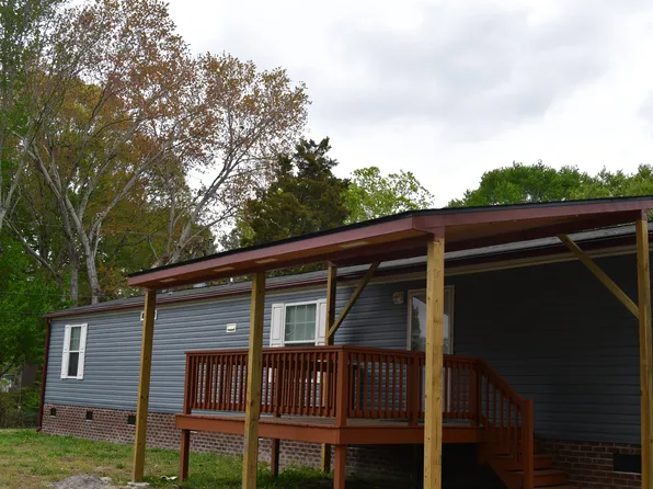 122 Willow Dr, Moyock, NC 27958